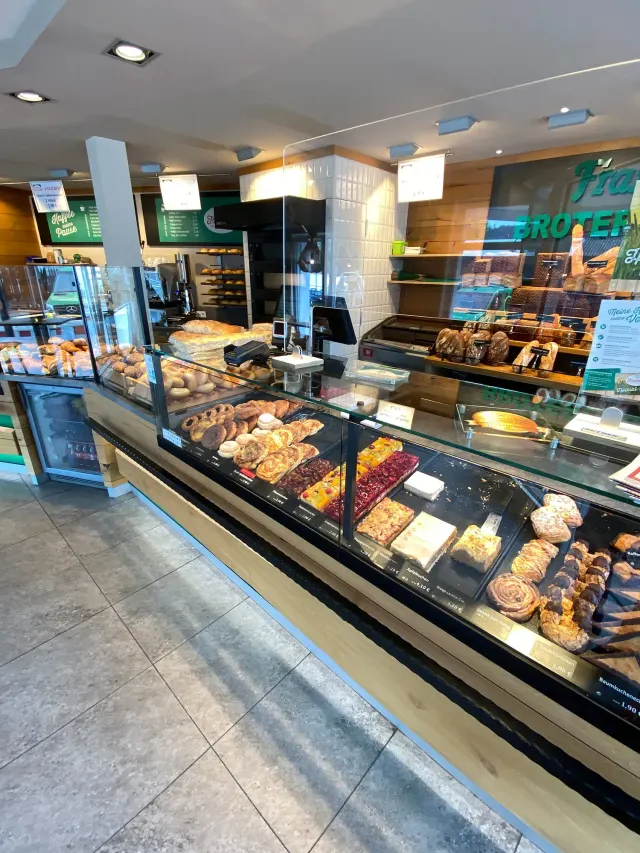 BookNoFees: مخبز – Bäckerei Franzes – Eslohe – Bäckerei Franzes، الصورة 2
