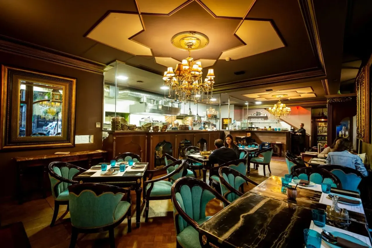 BookNoFees: مطعم – Byblos – Budapest – Byblos، الصورة 1