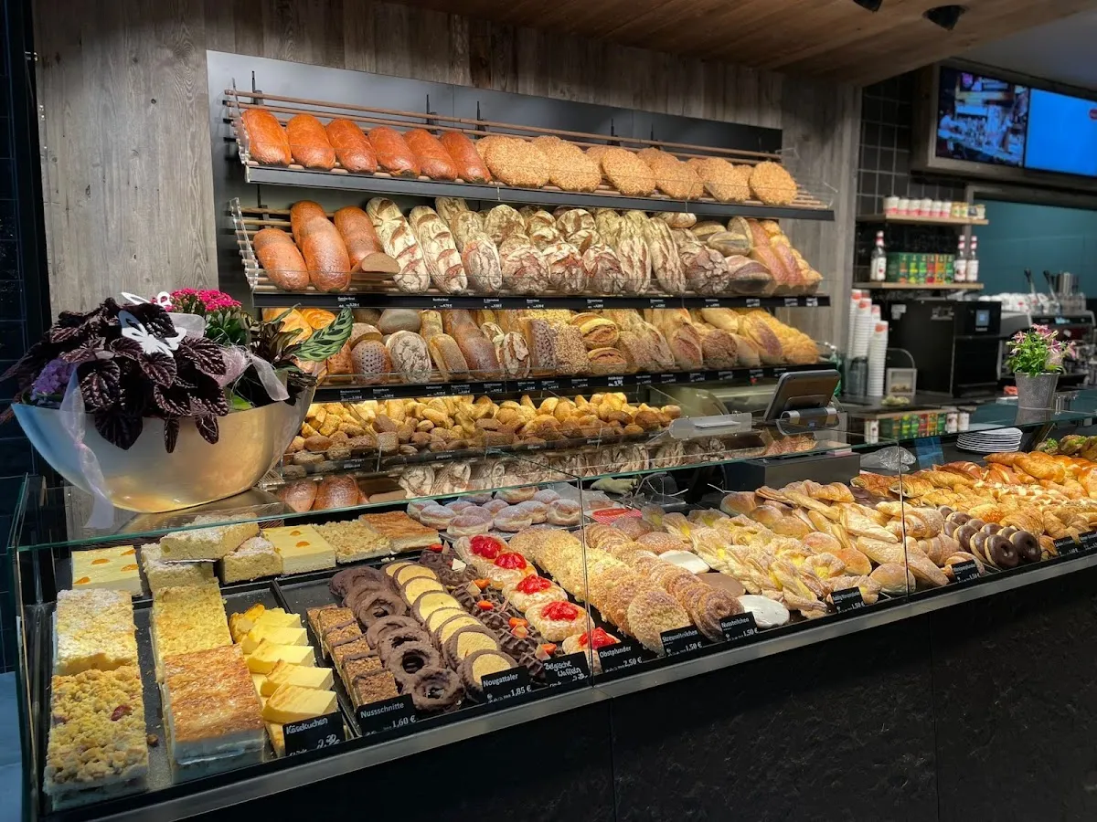 BookNoFees: مطعم – Bäckerei Birkelbach – Bad Berleburg – Bäckerei Birkelbach، الصورة 1