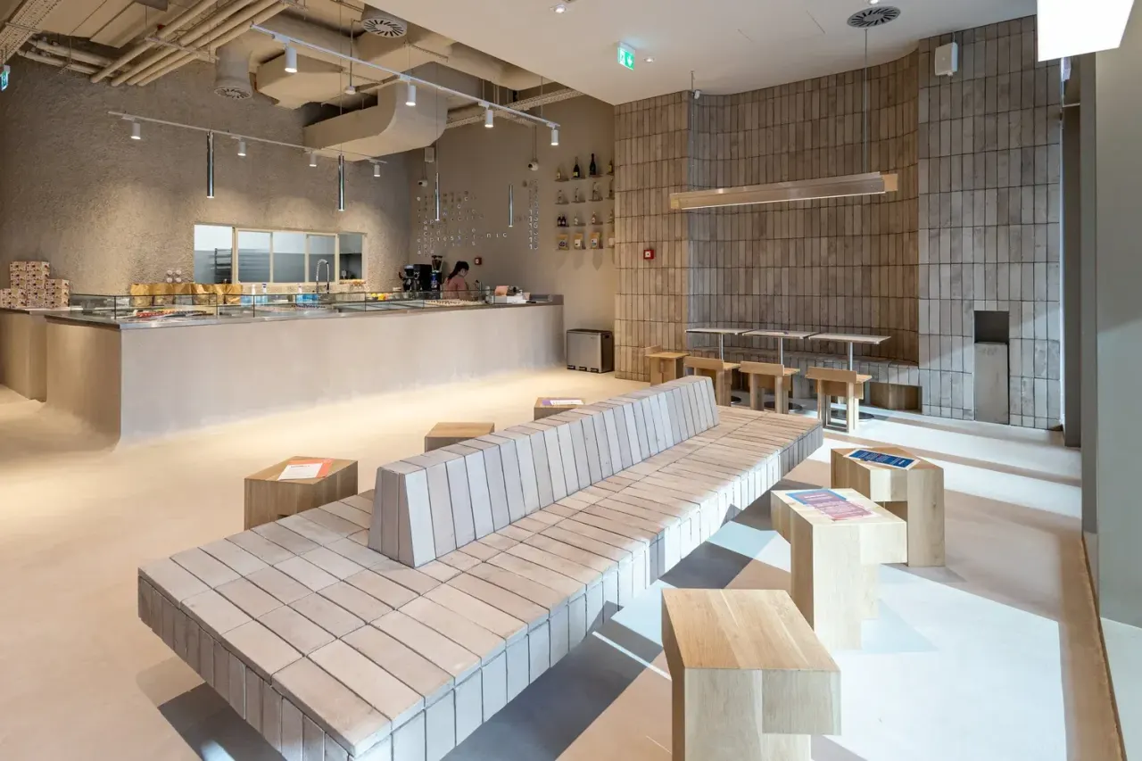 BookNoFees: بار وجبات خفيفة – Berliner – Bucharest – Berliner، الصورة 1