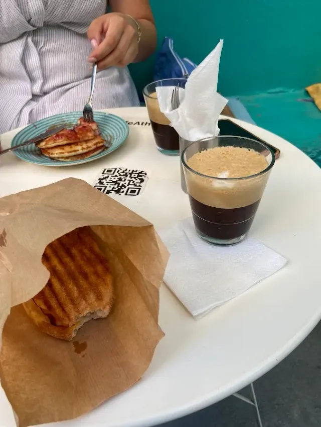 BookNoFees: مقهى – Cat Cafe Athens – Athens – Cat Cafe Athens، الصورة 2
