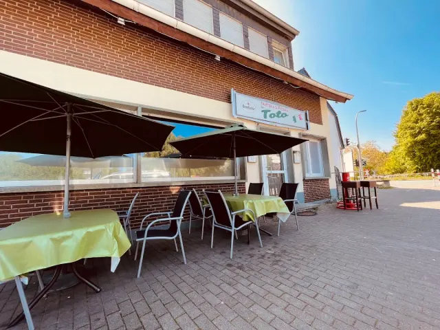 BookNoFees: Pizzeria bei Totó, Erwitte