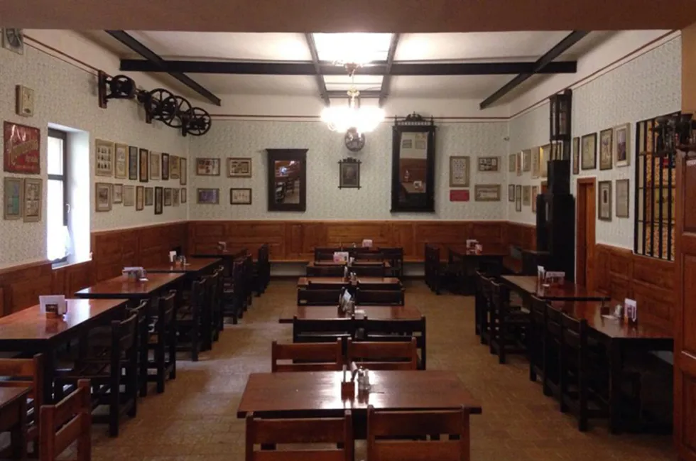 BookNoFees: مطعم – U Šumavy – Prague – عند شومافا، الصورة 1