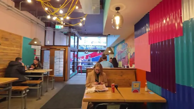 BookNoFees: بار وجبات خفيفة – Boojum – Dublin – Boojum، الصورة 3