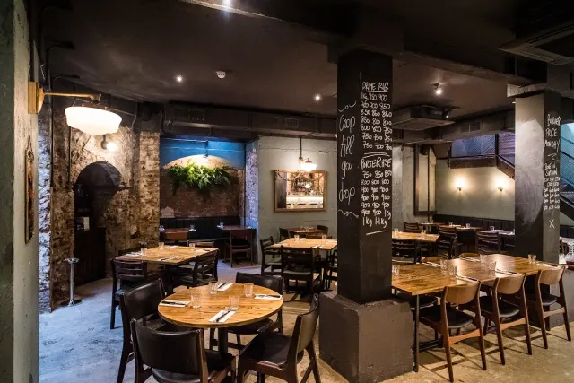 BookNoFees: Blacklock City, London