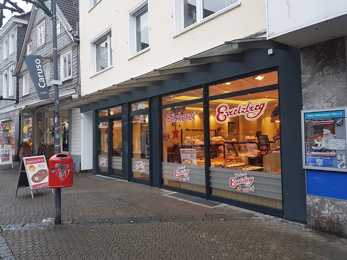 BookNoFees: مطعم – Bäckerei Evertzberg – Schwelm – مخبز إيفرتزبرغ، الصورة 1