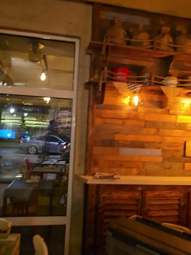 BookNoFees: مقهى – Tegla Bar – Belgrade – Tegla Bar، الصورة 3