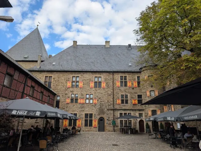 BookNoFees: مطعم – Restaurant Haus Kemnade – Hattingen – مطعم Restaurant Haus Kemnade، الصورة 2