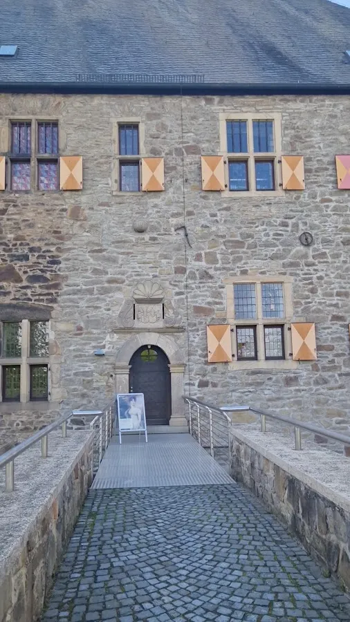 BookNoFees: مطعم – Restaurant Haus Kemnade – Hattingen – مطعم Restaurant Haus Kemnade، الصورة 3