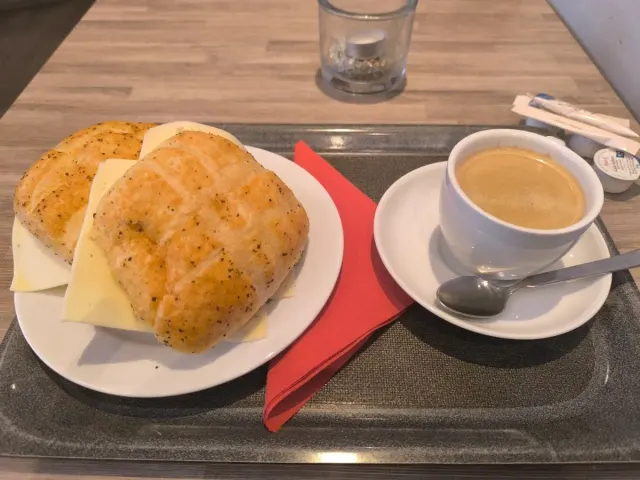 BookNoFees: مخبز – Bäckerei und Café Schulte – Warstein – مخبز ومقهى شولته، الصورة 2