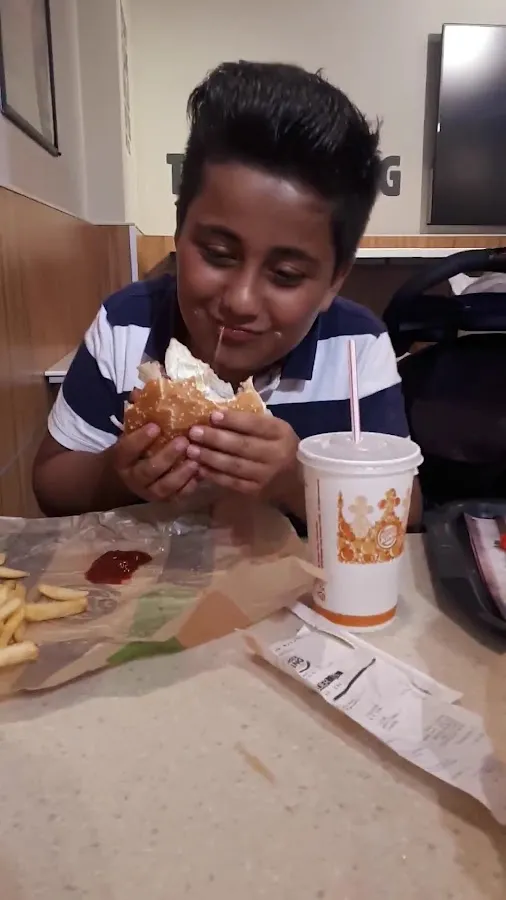 BookNoFees: بار وجبات خفيفة – Burger King – Helsinki – Burger King، الصورة 3