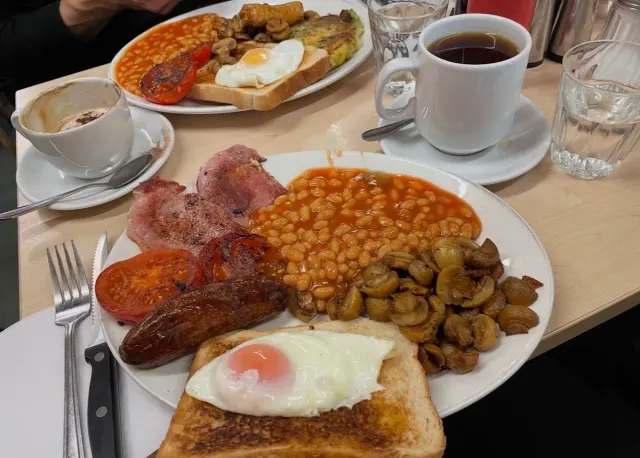 BookNoFees: مقهى – E. Pellicci – London – E. Pellicci، الصورة 2