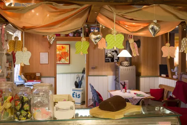 BookNoFees: مخبز – Café Backes – Schmallenberg – Café Backes، الصورة 3