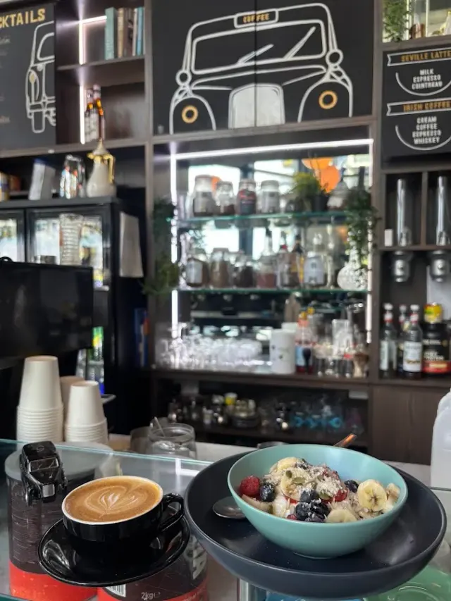 BookNoFees: مقهى – Black Cab Coffee Co – London – Black Cab Coffee Co، الصورة 2