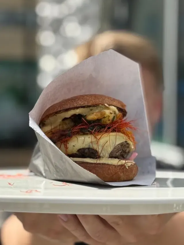 BookNoFees: مطعم – Burgers & Wine – Helsinki – Burgers & Wine، الصورة 3
