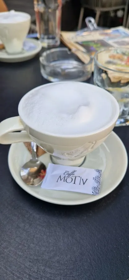 BookNoFees: مقهى – Caffe Motiv – Belgrade – Caffe Motiv، الصورة 3
