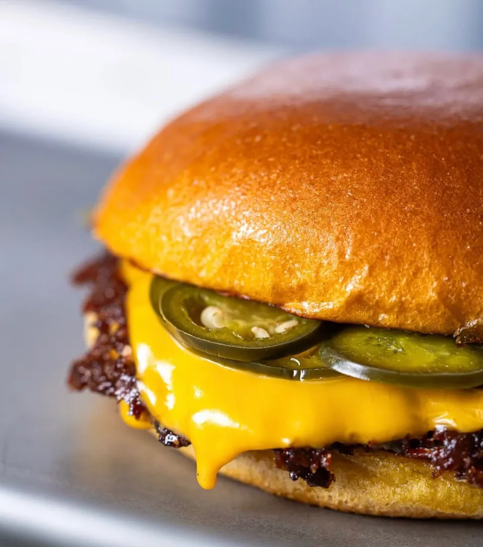 BookNoFees: بار وجبات خفيفة – Burger Sziget – Budapest – Burger Sziget، الصورة 1