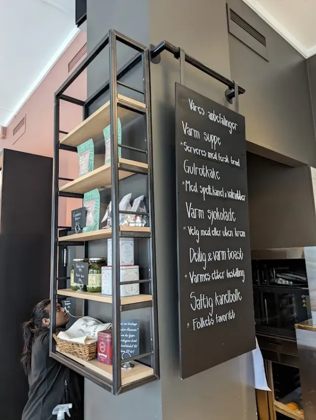 BookNoFees: مقهى – Baker Hansen – Oslo – Baker Hansen، الصورة 2