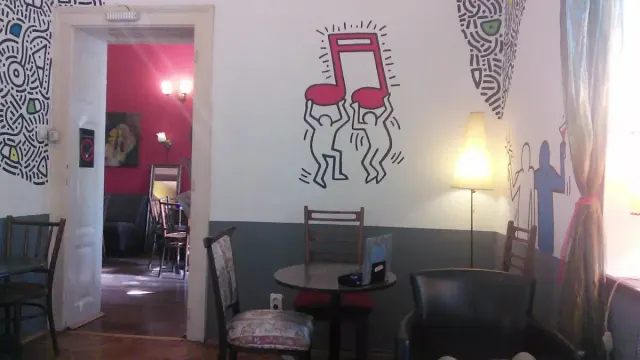 BookNoFees: مقهى – Caffe Galerija Priča – Belgrade – Caffe Galerija Priča، الصورة 3
