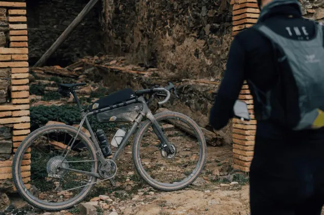 BookNoFees: مقهى – Steel Cyclewear & Coffeeshop – Paris – ستيل سايكل وير & كوفي شوب، الصورة 2