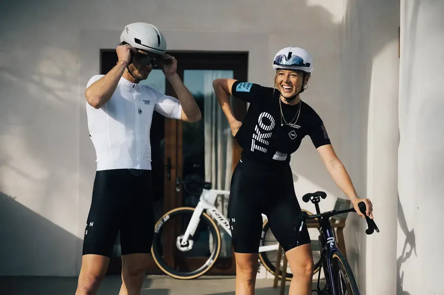 BookNoFees: مقهى – Steel Cyclewear & Coffeeshop – Paris – ستيل سايكل وير & كوفي شوب، الصورة 1