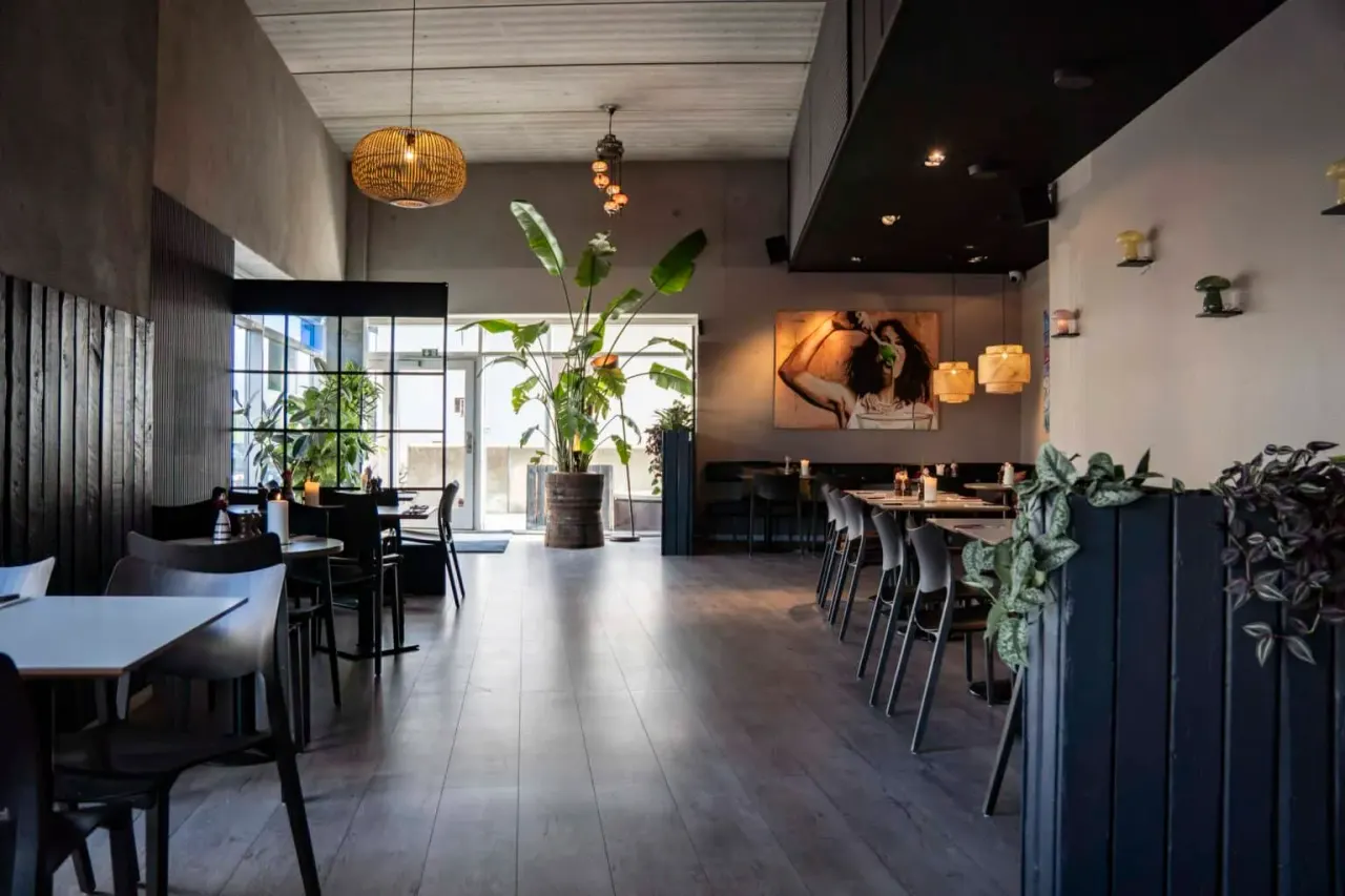 BookNoFees: مقهى – Café Phenix - Amager – Copenhagen – Café Phenix - Amager، الصورة 1