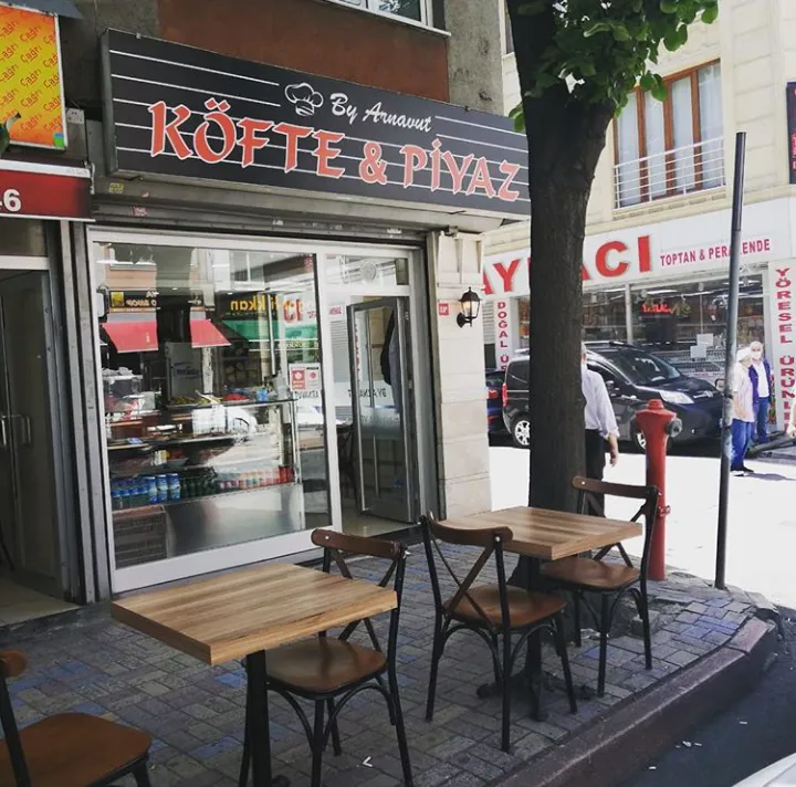 BookNoFees: مطعم – By Arnavut Köfte & Piyaz – Istanbul – بواسطة أرنافوت كوفته وبياز، الصورة 1