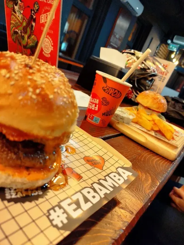 BookNoFees: مطعم – Bamba Marha Burger Bar – Budapest – Bamba Marha Burger Bar، الصورة 3