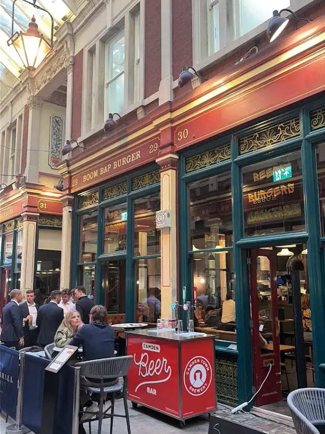 BookNoFees: بار وجبات خفيفة – Boom Bap Burger – London – Boom Bap Burger، الصورة 2