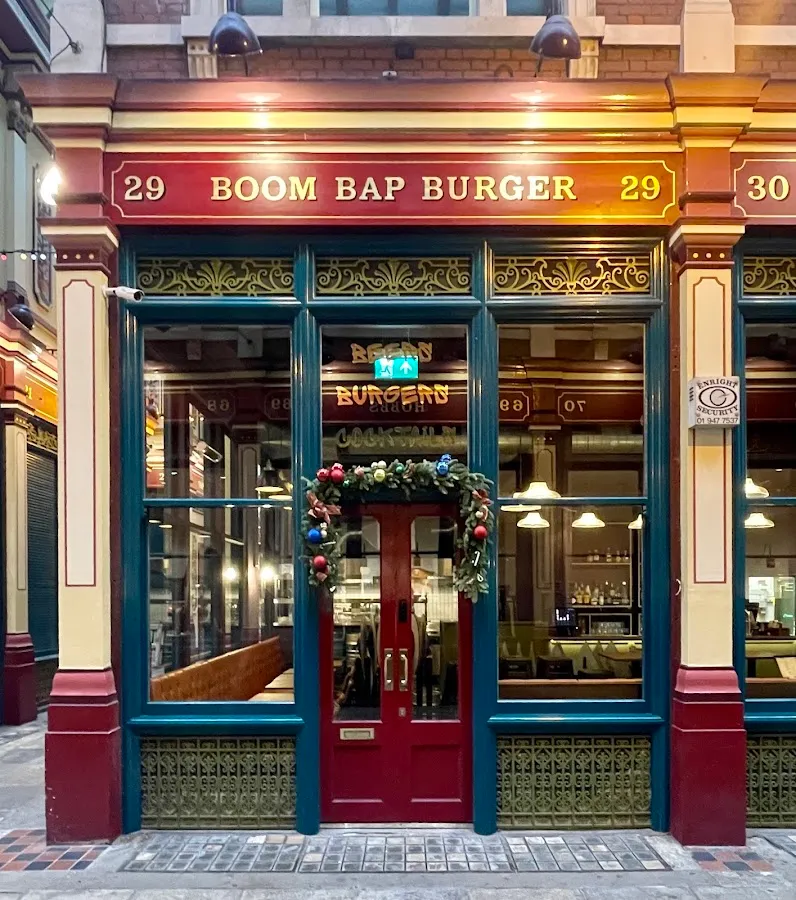 BookNoFees: بار وجبات خفيفة – Boom Bap Burger – London – Boom Bap Burger، الصورة 1