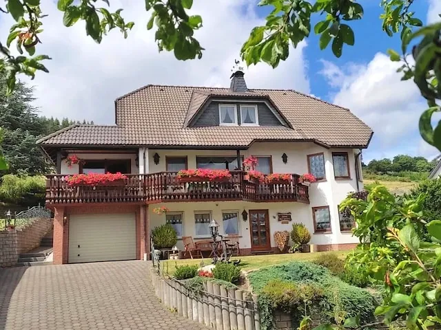 BookNoFees: بيت عطلات في Winterberg – شقة عطلات هادئة على حافة الغابة مع تراس خاص