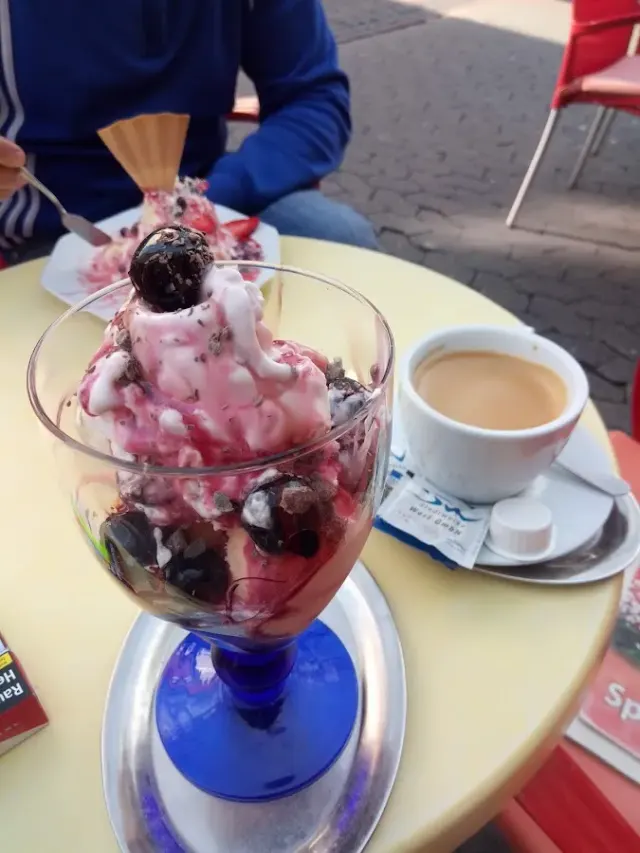 BookNoFees: مطعم – Eiscafé Da Rosa – Werl – Eiscafé Da Rosa، الصورة 3