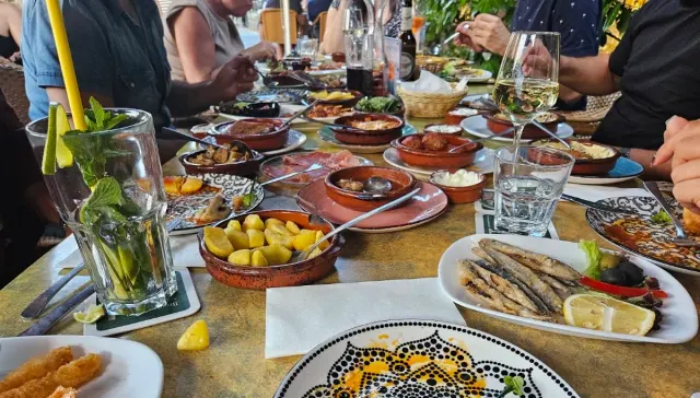 BookNoFees: مطعم – Cafe Blond – Recklinghausen – مقهى بلوند، الصورة 2