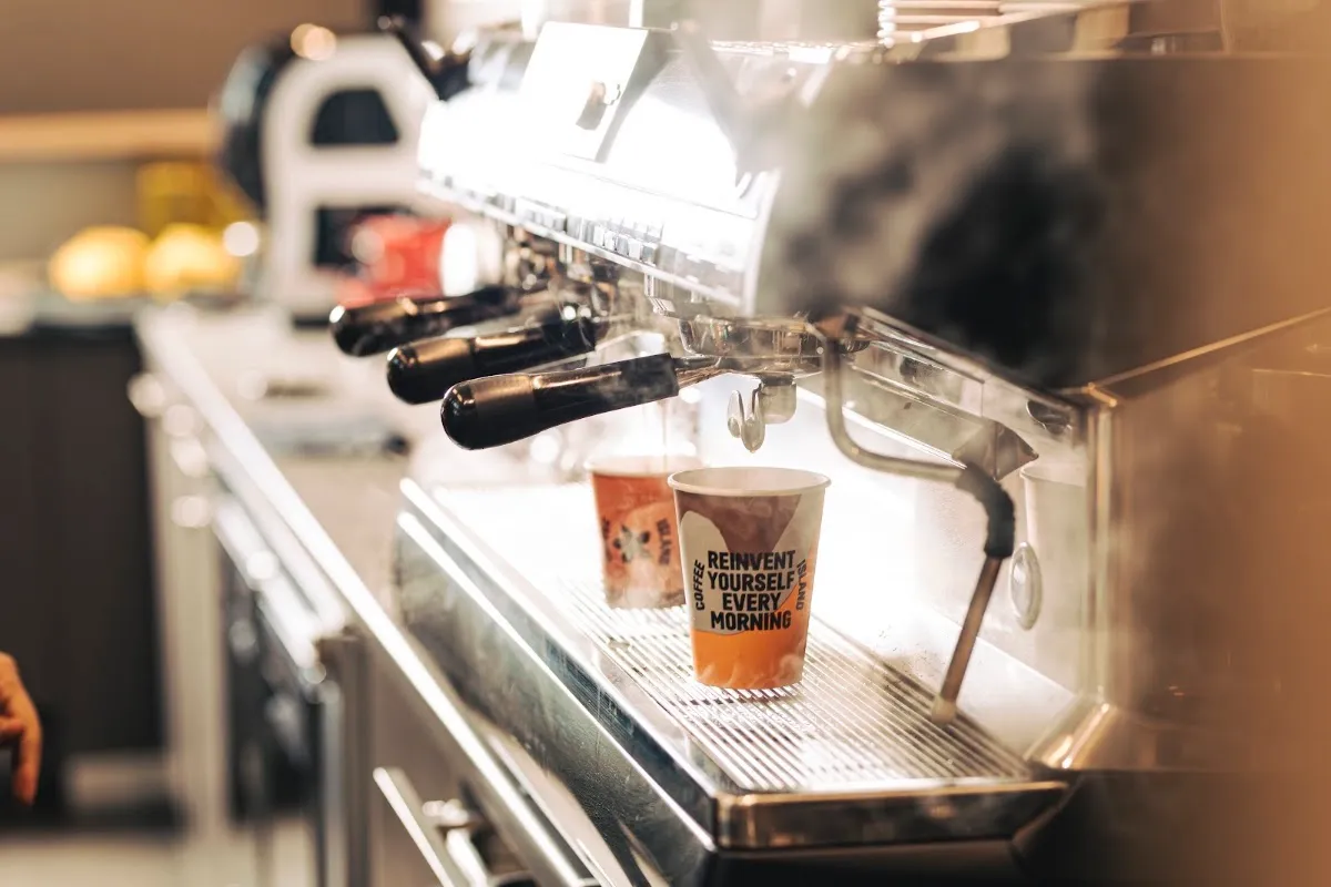 BookNoFees: مقهى – Coffee Island – Athens – Coffee Island، الصورة 1