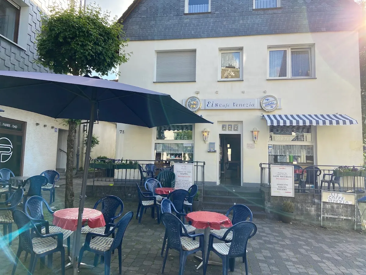 BookNoFees: مطعم – Eiscafé Venezia – Breckerfeld – Eiscafé Venezia، الصورة 1