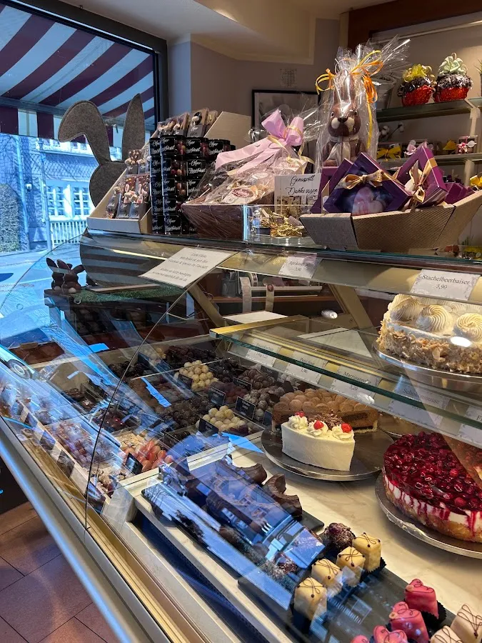 BookNoFees: مقهى – Lüning Hermann Cafe – Olpe – مقهى لونينغ هيرمان، الصورة 1