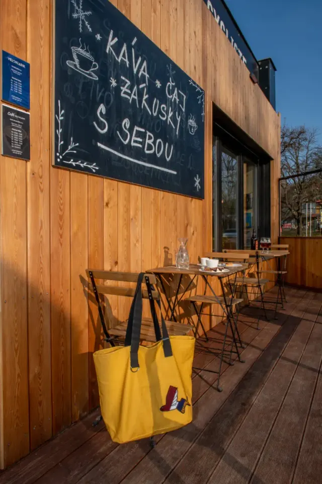 BookNoFees: مقهى – Café Veloklasik – Prague – Café Veloklasik، الصورة 2