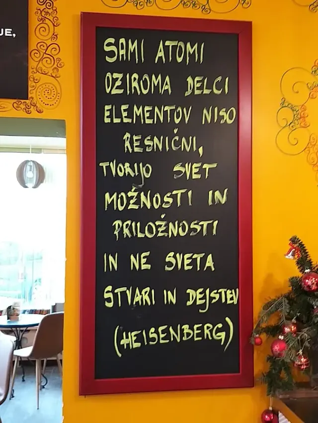 BookNoFees: مقهى – Kavarna Zofa – Ljubljana – Kavarna Zofa، الصورة 2