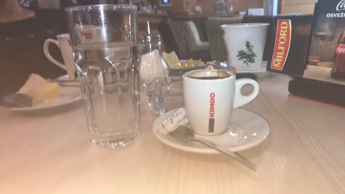 BookNoFees: مقهى – Caffe Diplomat – Belgrade – Caffe Diplomat، الصورة 1